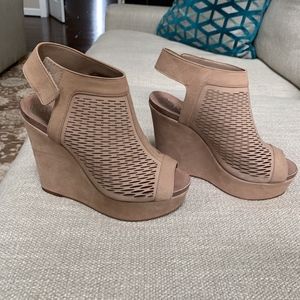 Vince Camuto Wedges